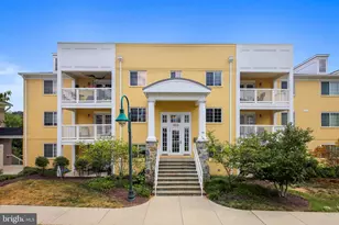 4113 S Four Mile Run Dr, Arlington, VA 22204 - Photo 2