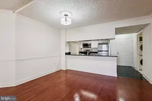 1276 N Wayne St, Arlington, VA 22201 - Photo 2