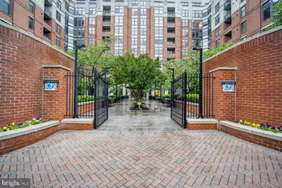 1021 N Garfield Street #629, Arlington, VA 22201 - Photo 2