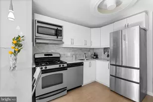 1510 12th St N, Arlington, VA 22209 - Photo 2