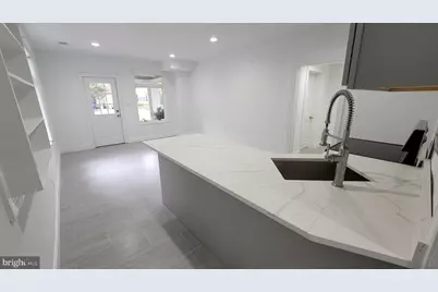 5805 26th Street N #1, Arlington, VA 22207 - Photo 2