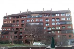 1029 N Stuart St, Arlington, VA 22201 - Photo 1