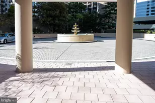 1211 S Eads St, Arlington, VA 22202 - Photo 2