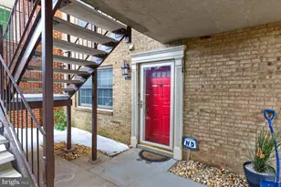 939 S Scott St, Arlington, VA 22204 - Photo 2