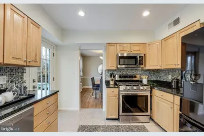 114 N Cleveland Street N, Arlington, VA 22201 - Photo 10
