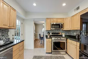 114 N Cleveland Street N, Arlington, VA 22201 - Photo 10