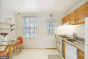 1030 S Barton St, Arlington, VA 22204 - Photo 12