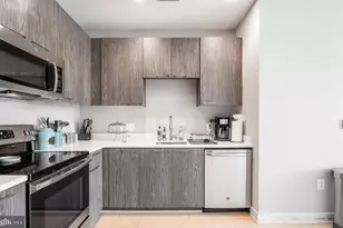 989 S Buchanan St, Arlington, VA 22204 - Photo 4