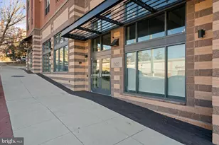 989 S Buchanan St, Arlington, VA 22204 - Photo 2