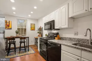 1913 N Rhodes Street N, Arlington, VA 22201 - Photo 2