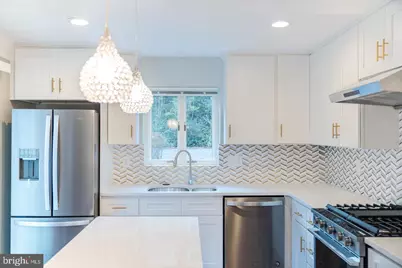 2400 S Arlington Ridge Road, Arlington, VA 22202 - Photo 2