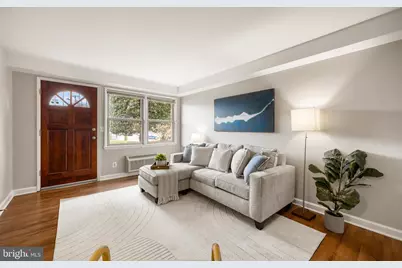 2030 N Woodrow Street #1, Arlington, VA 22207 - Photo 2