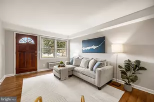 2030 N Woodrow St, Arlington, VA 22207 - Photo 2