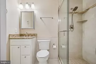 1211 S Eads St, Arlington, VA 22202 - Photo 16