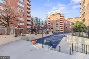 1021 Arlington Blvd, Arlington, VA 22209 - Photo 20