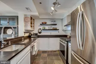 1050 N Taylor Street N, Arlington, VA 22201 - Photo 8
