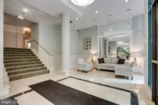 1050 N Taylor Street N, Arlington, VA 22201 - Photo 22