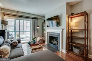 1050 N Taylor Street N, Arlington, VA 22201 - Photo 2