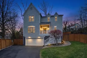 1621 S Taylor St, Arlington, VA 22204 - Photo 1