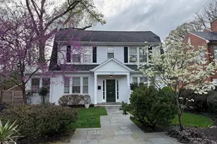 2316 S Arlington Ridge Rd, Arlington, VA 22202 - Photo 2