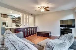 1300 Army Navy Dr, Arlington, VA 22202 - Photo 20