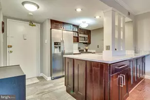 1300 Army Navy Dr, Arlington, VA 22202 - Photo 10