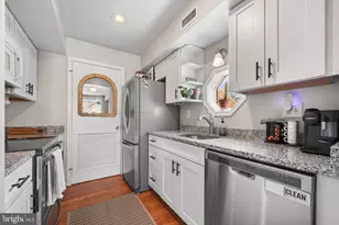 2594 S Arlington Mill Dr, Arlington, VA 22206 - Photo 10