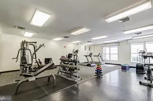 801 S Greenbrier St, Arlington, VA 22204 - Photo 2