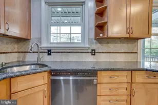 2731 S Walter Reed Dr, Arlington, VA 22206 - Photo 6