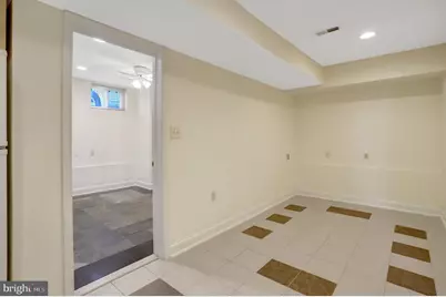 2206 S Grant Street S, Arlington, VA 22202 - Photo 48