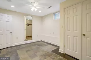 2206 S Grant Street S, Arlington, VA 22202 - Photo 54