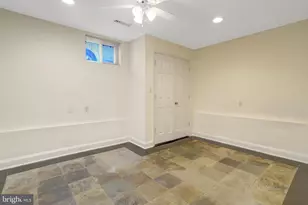 2206 S Grant Street S, Arlington, VA 22202 - Photo 52