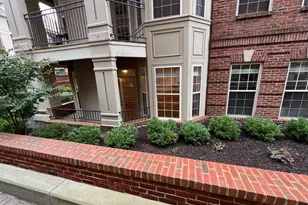 1320 N Wayne Street N, Arlington, VA 22201 - Photo 2