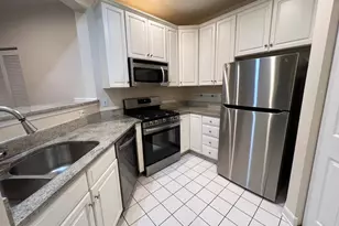 1320 N Wayne Street N, Arlington, VA 22201 - Photo 10