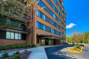 4390 Lorcom Ln, Arlington, VA 22207 - Photo 2