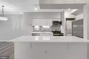 1211 S Eads St, Arlington, VA 22202 - Photo 10