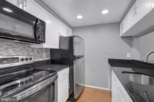 2905 S Woodley St, Arlington, VA 22206 - Photo 12