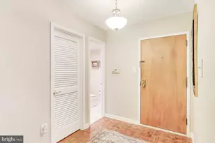 1101 S Arlington Ridge Rd, Arlington, VA 22202 - Photo 2