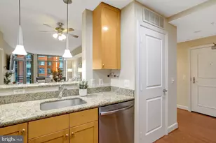 3650 S Glebe Rd, Arlington, VA 22202 - Photo 18