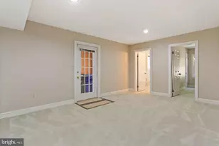 2835 Lorcom Ln, Arlington, VA 22207 - Photo 32