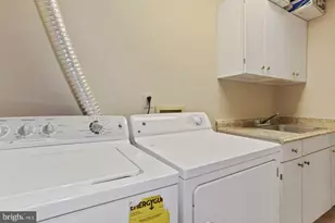 2835 Lorcom Ln, Arlington, VA 22207 - Photo 30