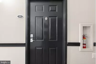 1001 N Randolph Street #820, Arlington, VA 22201 - Photo 22
