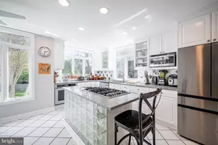 6034 21st St N, Arlington, VA 22205 - Photo 2