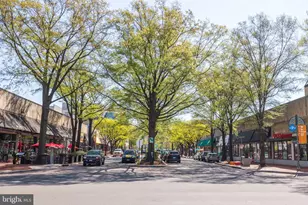 2586 S Arlington Mill Dr, Arlington, VA 22206 - Photo 36