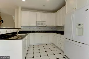 2217 N Oak Ct, Arlington, VA 22209 - Photo 10