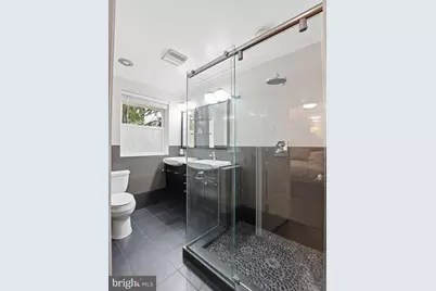 700 26th Place S, Arlington, VA 22202 - Photo 32