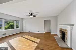 312 S Fenwick St, Arlington, VA 22204 - Photo 2