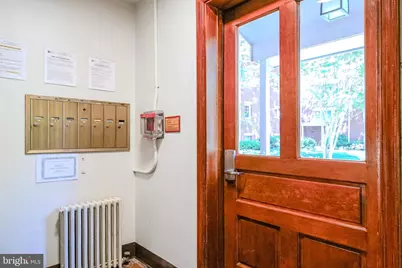 1224 Meade Street N #ES202, Arlington, VA 22209 - Photo 4