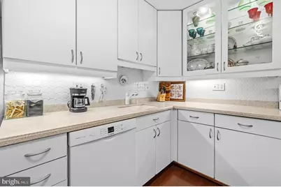 1300 Army Navy Drive #608, Arlington, VA 22202 - Photo 14