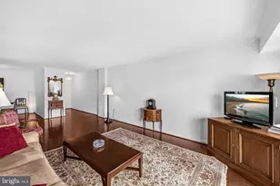 1300 Army Navy Dr, Arlington, VA 22202 - Photo 8